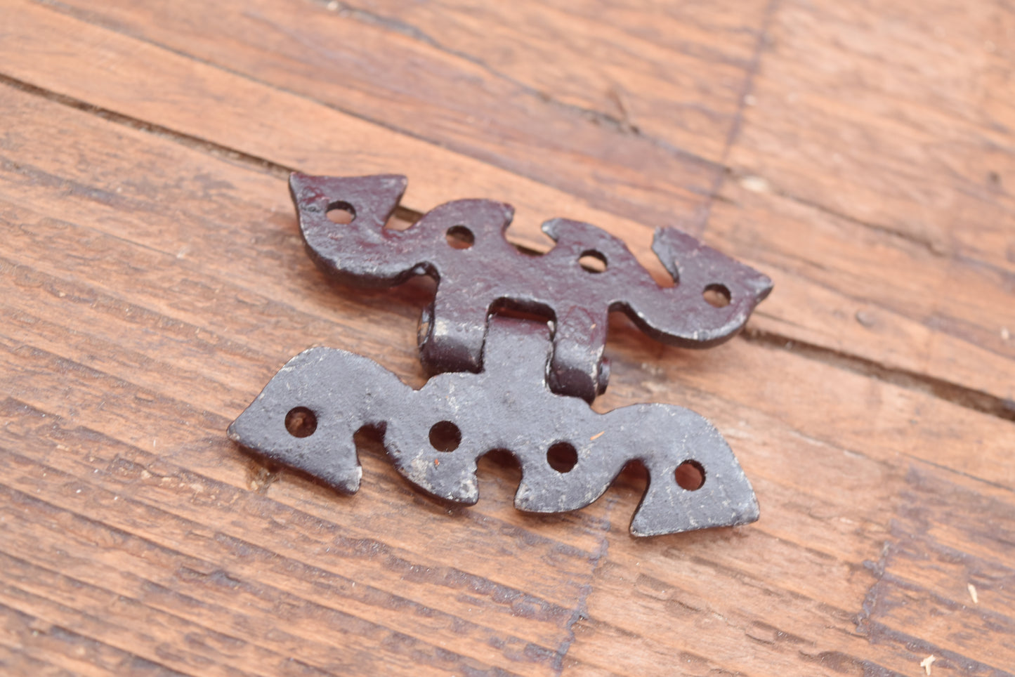 Snake Head Hinge - 2.75" Antique Iron - Black