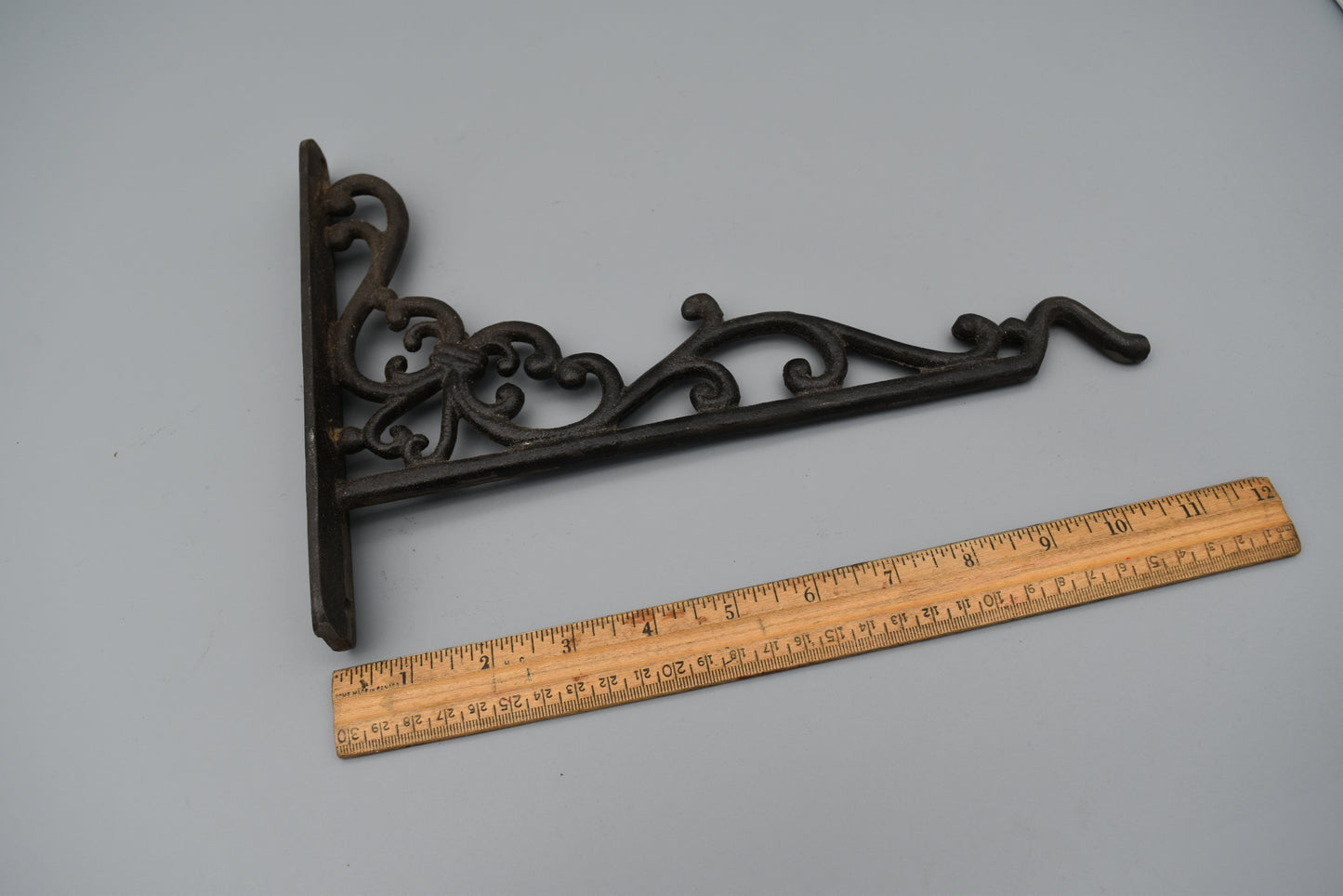 The Elverley Scroll Bracket with Hook End
