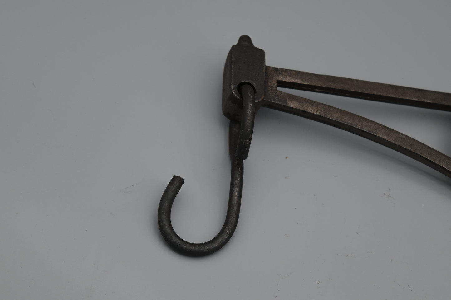 Swivel Bracket 12" Antique Iron