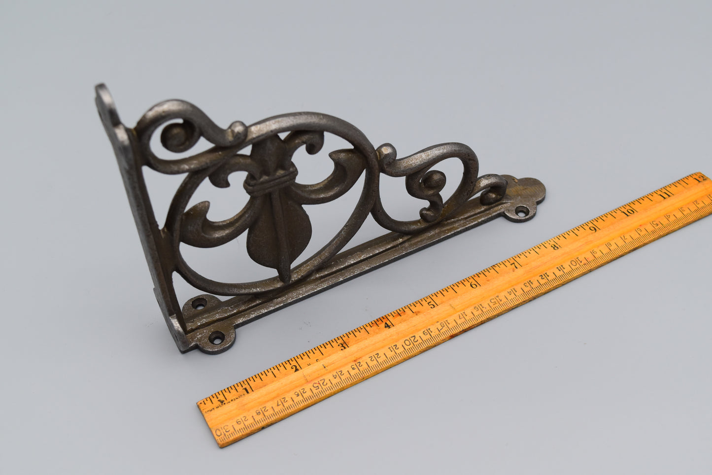 Fleur-De-Lys Bracket 6.5" x 8.5"