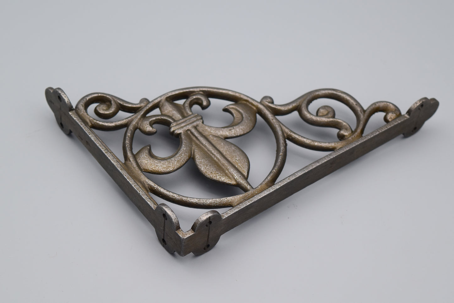 Fleur-De-Lys Bracket 6.5" x 8.5"