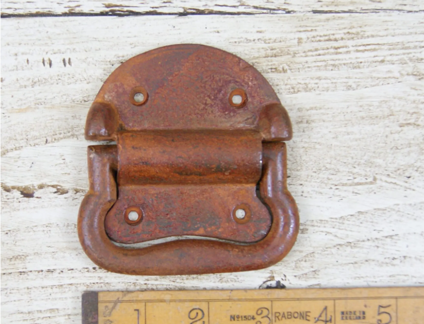 Chest Lifting Handle Heavy Cast Rust 100mm 2 part