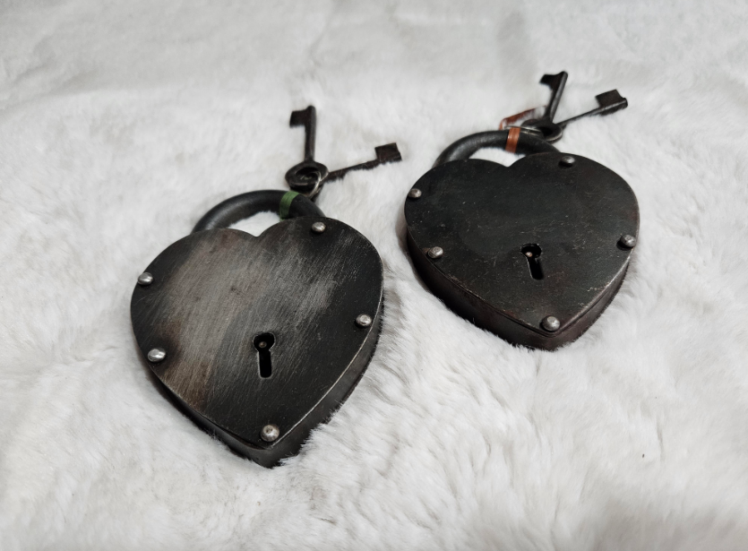 HEART shaped Padlock Industrial look - Hand Forged - 2 keys - 2 styles; weathered love and antique iron