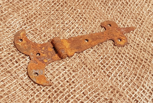 Fleur-De-Lys Hinge - 4" Rusted Finish - Spearhead Collection - Hinges - Door Hardware, Fleur De Lys, Hardware, Hinges, Millwork Hardware, Rusted Finish