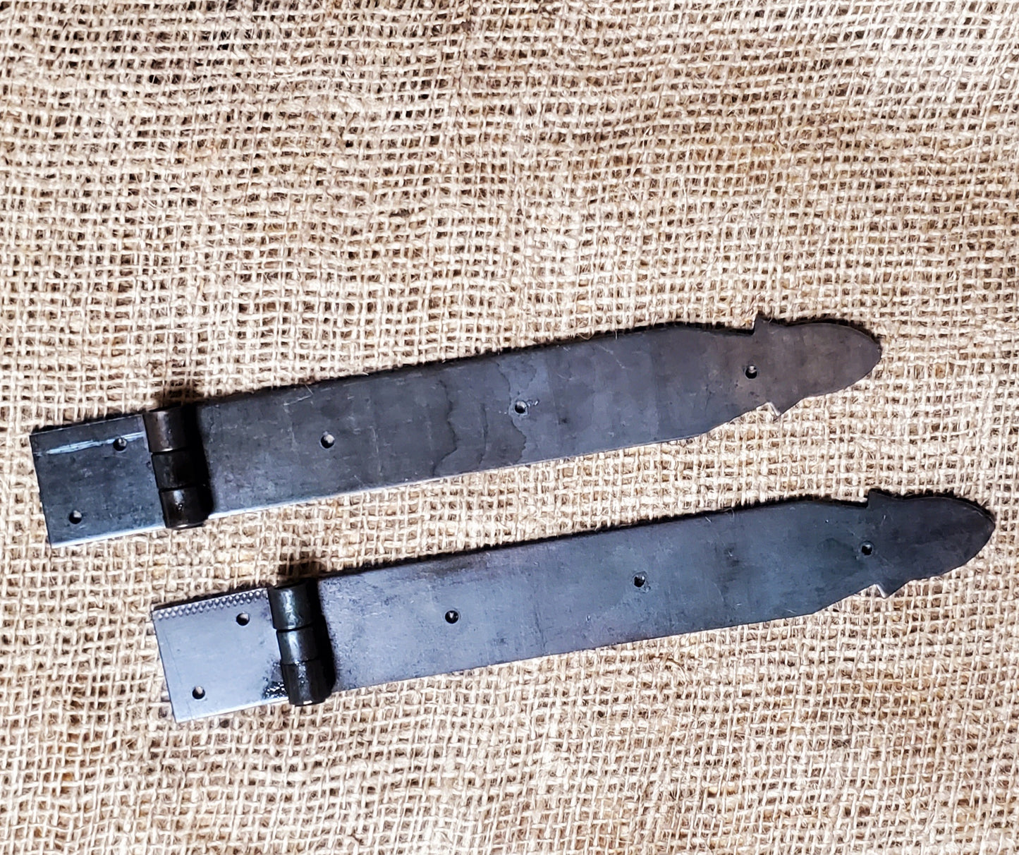 Strap Hinge Arrowhead Oil-Black 9"