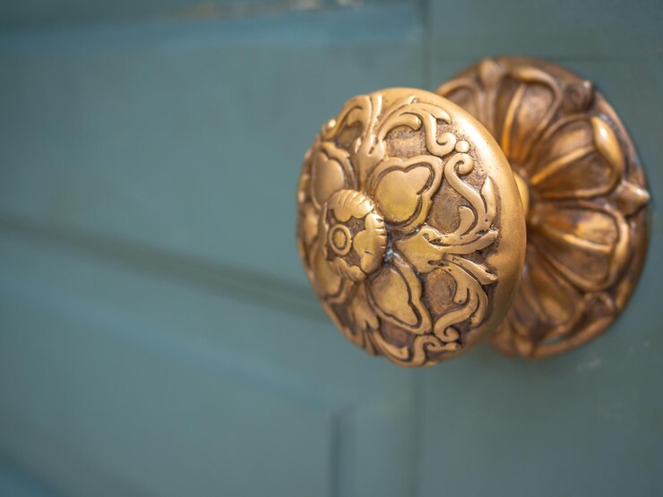 10 Ways To Radiate Charm With Vintage Door Knobs Canada