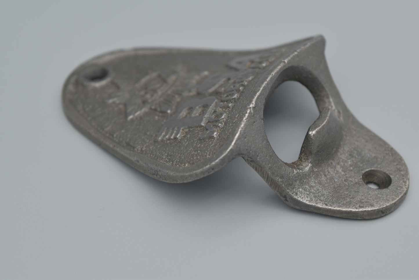 Vintage BSA Wall Mounted Bottle Opener – Heavy Cast Iron – Retro Motorcycle & Pub Décor – Novelty Gift for Beer Lovers