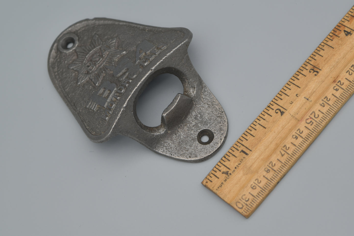 Vintage BSA Wall Mounted Bottle Opener – Heavy Cast Iron – Retro Motorcycle & Pub Décor – Novelty Gift for Beer Lovers