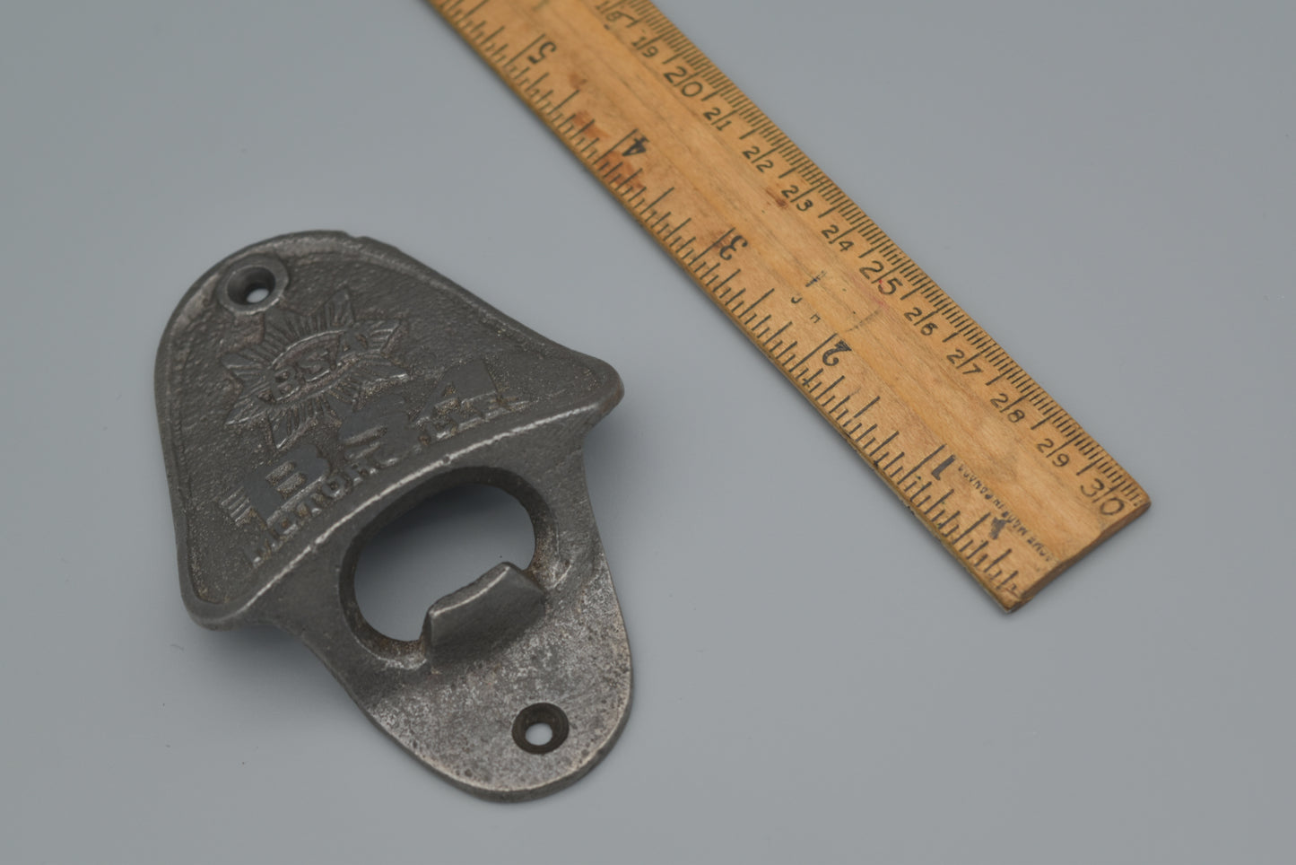 Vintage BSA Wall Mounted Bottle Opener – Heavy Cast Iron – Retro Motorcycle & Pub Décor – Novelty Gift for Beer Lovers