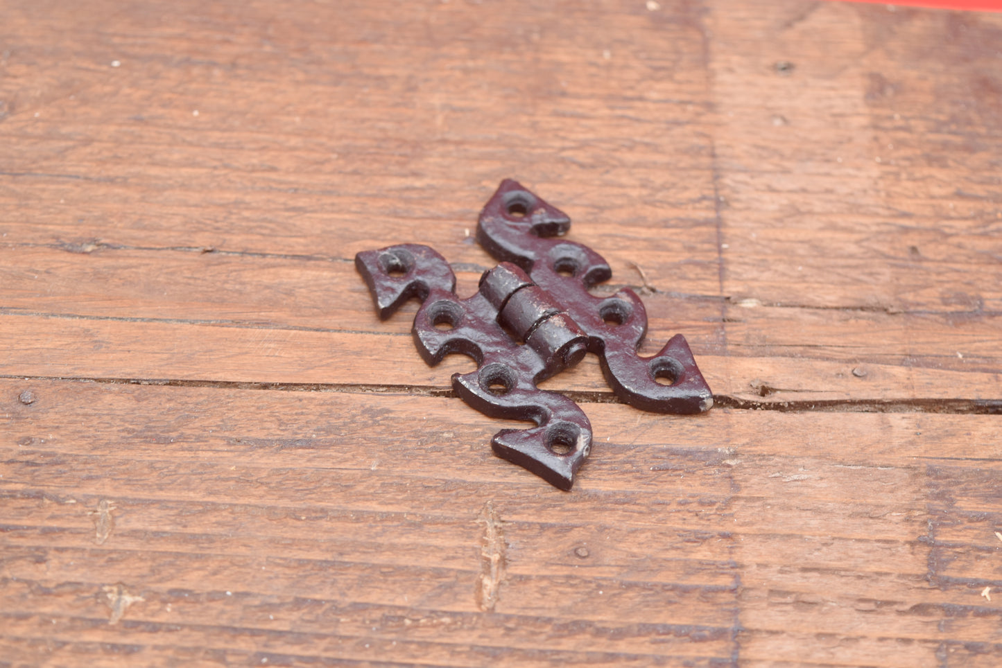 Snake Head Hinge - 2.75" Antique Iron - Black