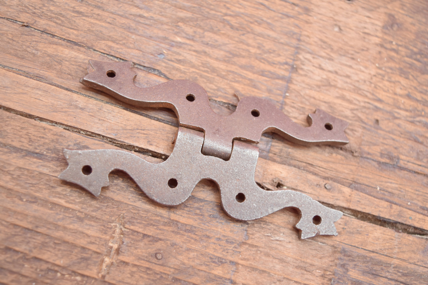 Snake Head Hinge - 4" Antique Iron