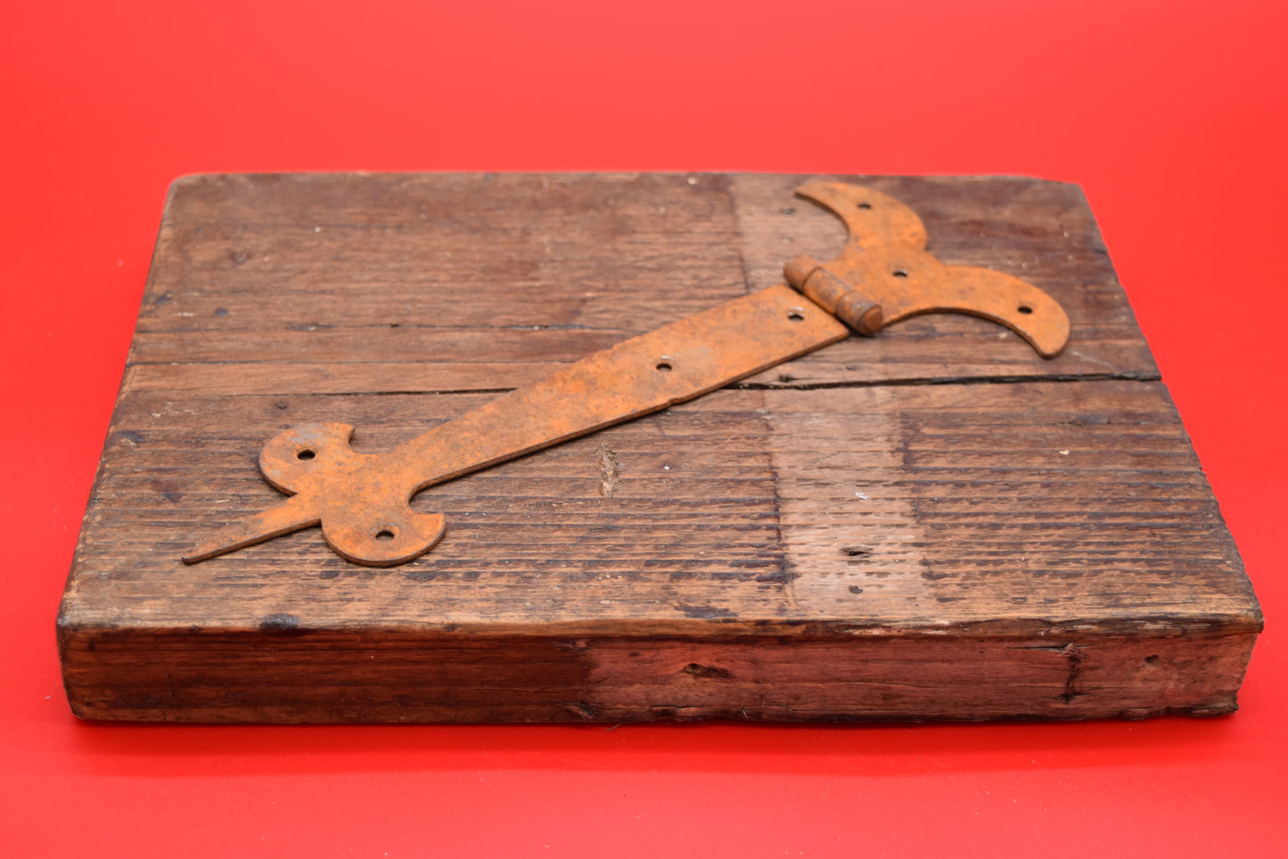 Fleur-De-Lys Hinge - Rusted Finish 4" & 8"