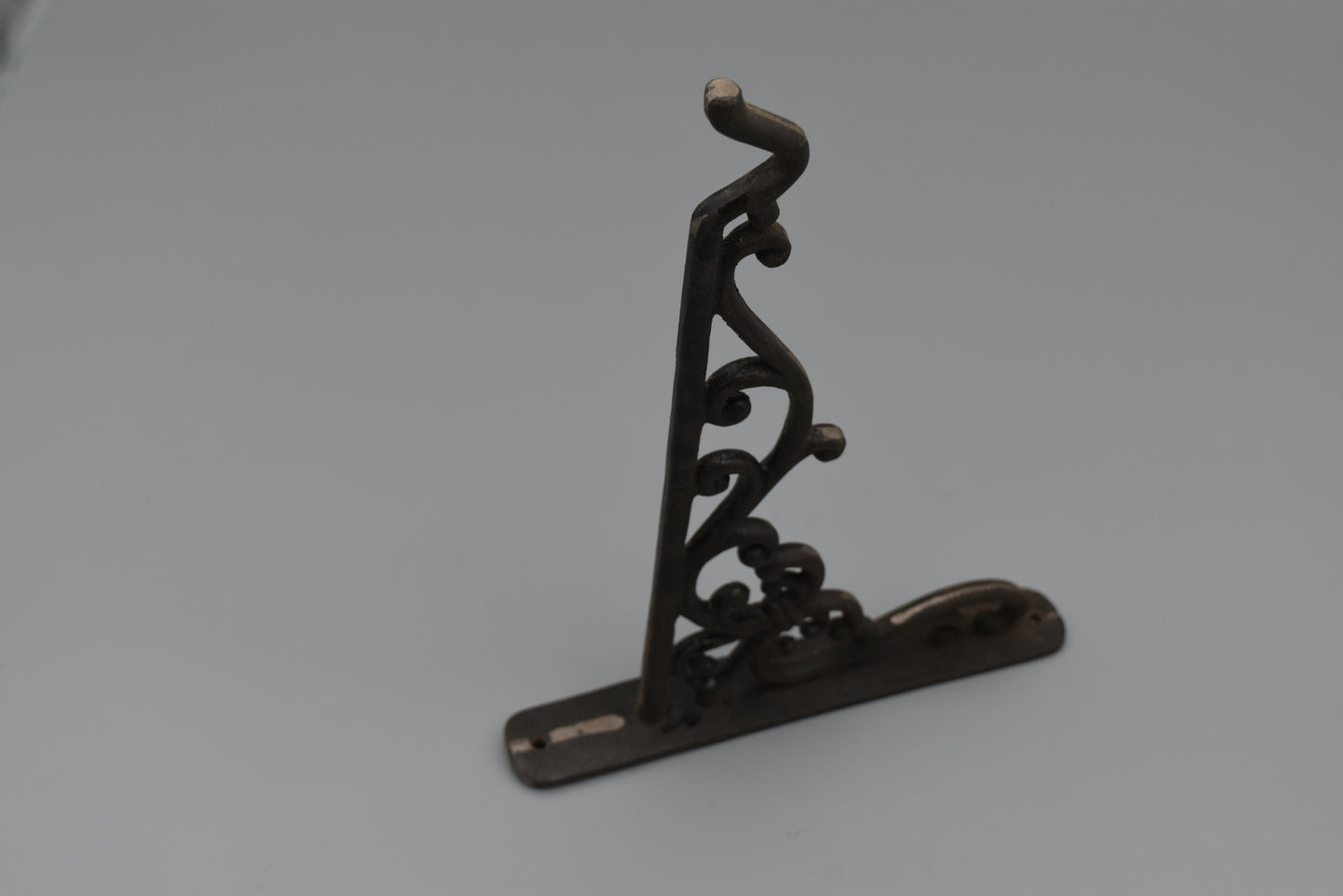 The Elverley Scroll Bracket with Hook End