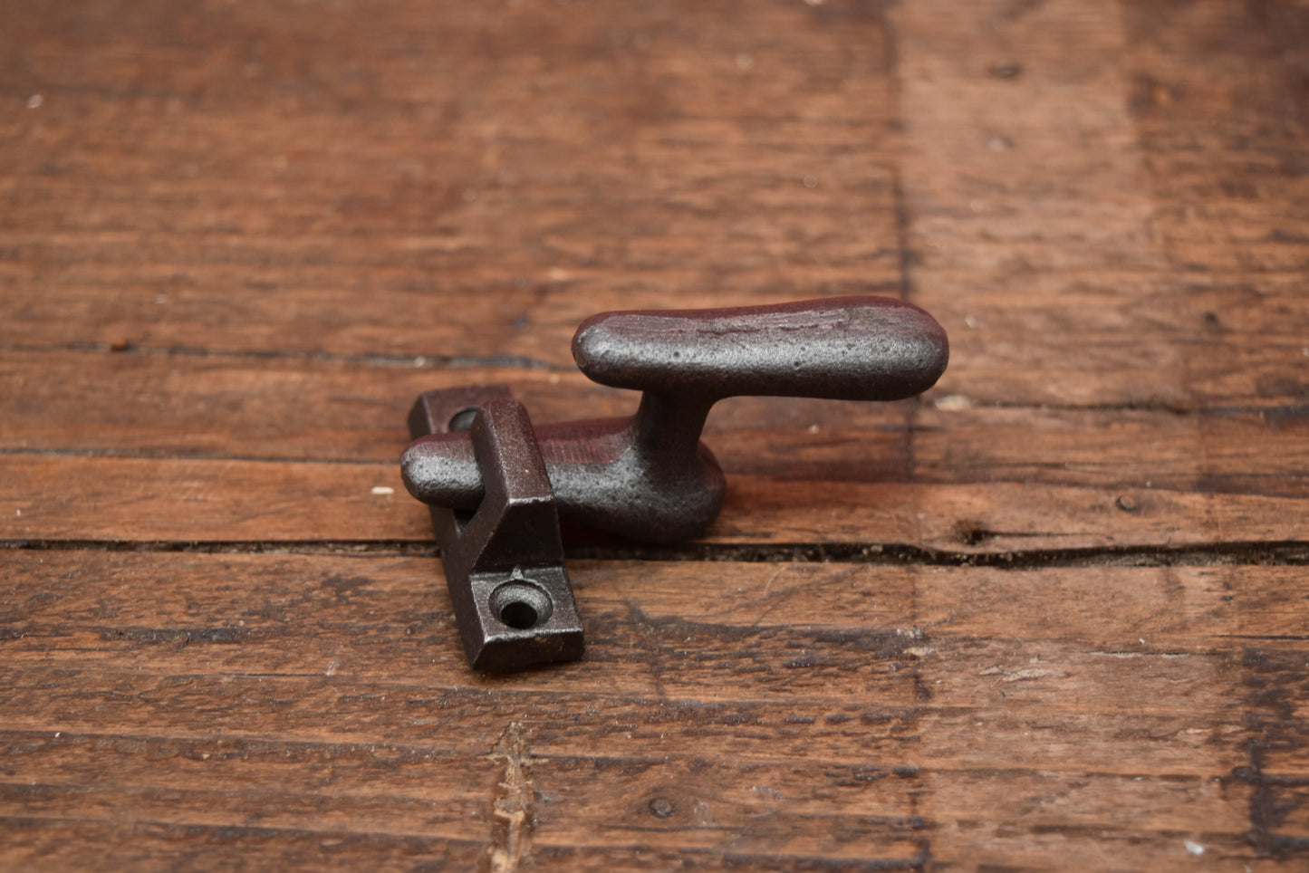 Cupboard Swivel Tee Catch Bolt Cast