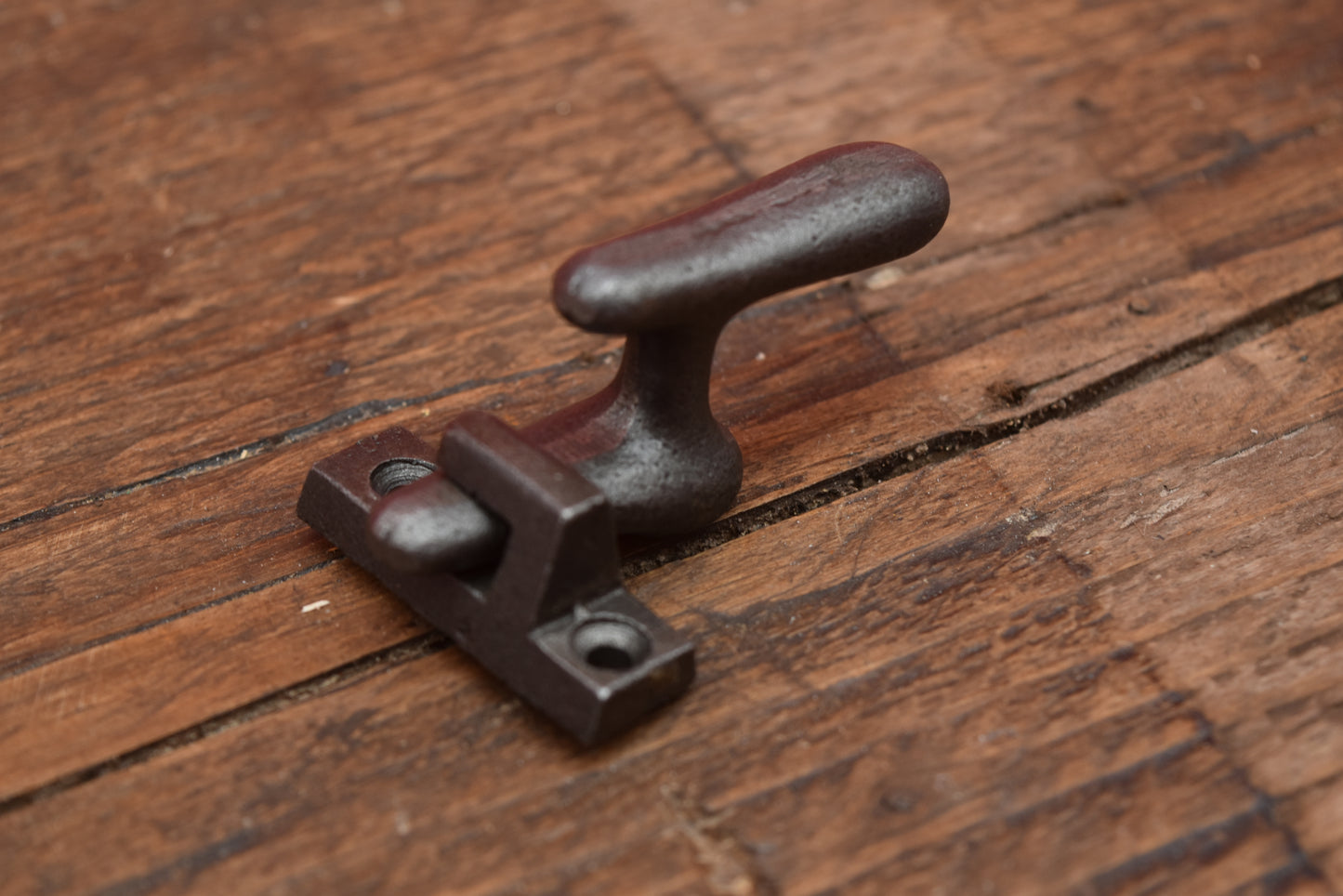 Cupboard Swivel Tee Catch Bolt Cast