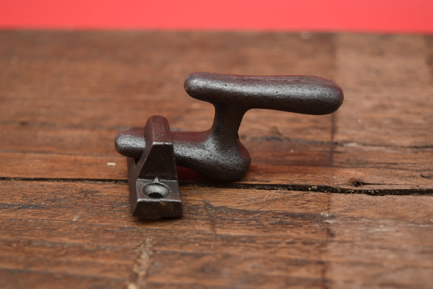 Cupboard Swivel Tee Catch Bolt Cast