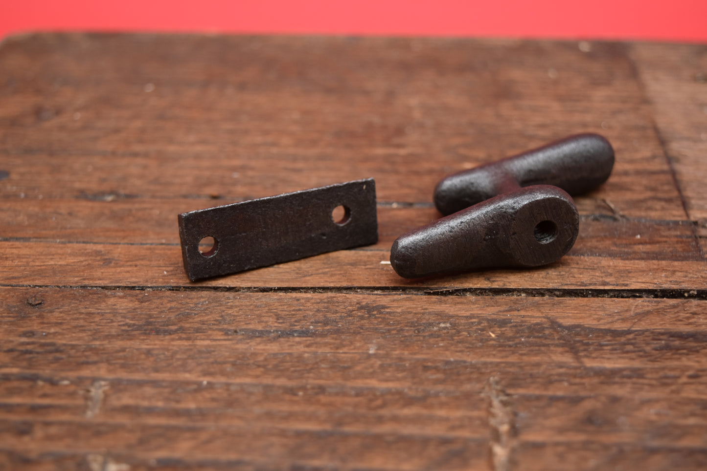 Cupboard Swivel Tee Catch Bolt Cast