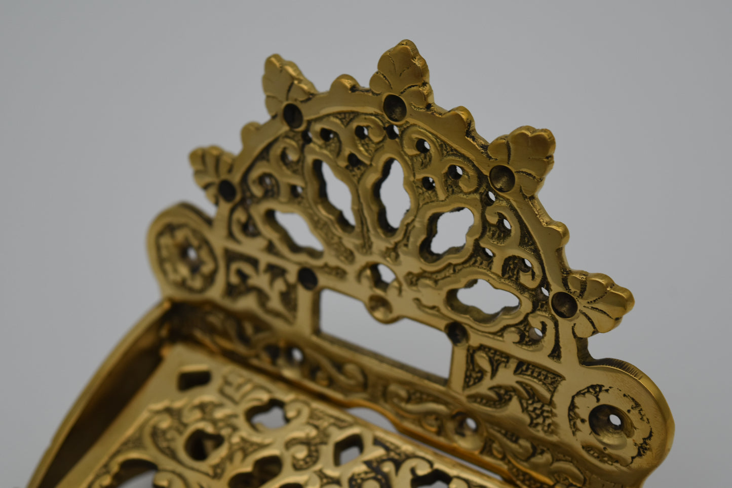 Victorian with Lid Brass - Toilet Paper Holder