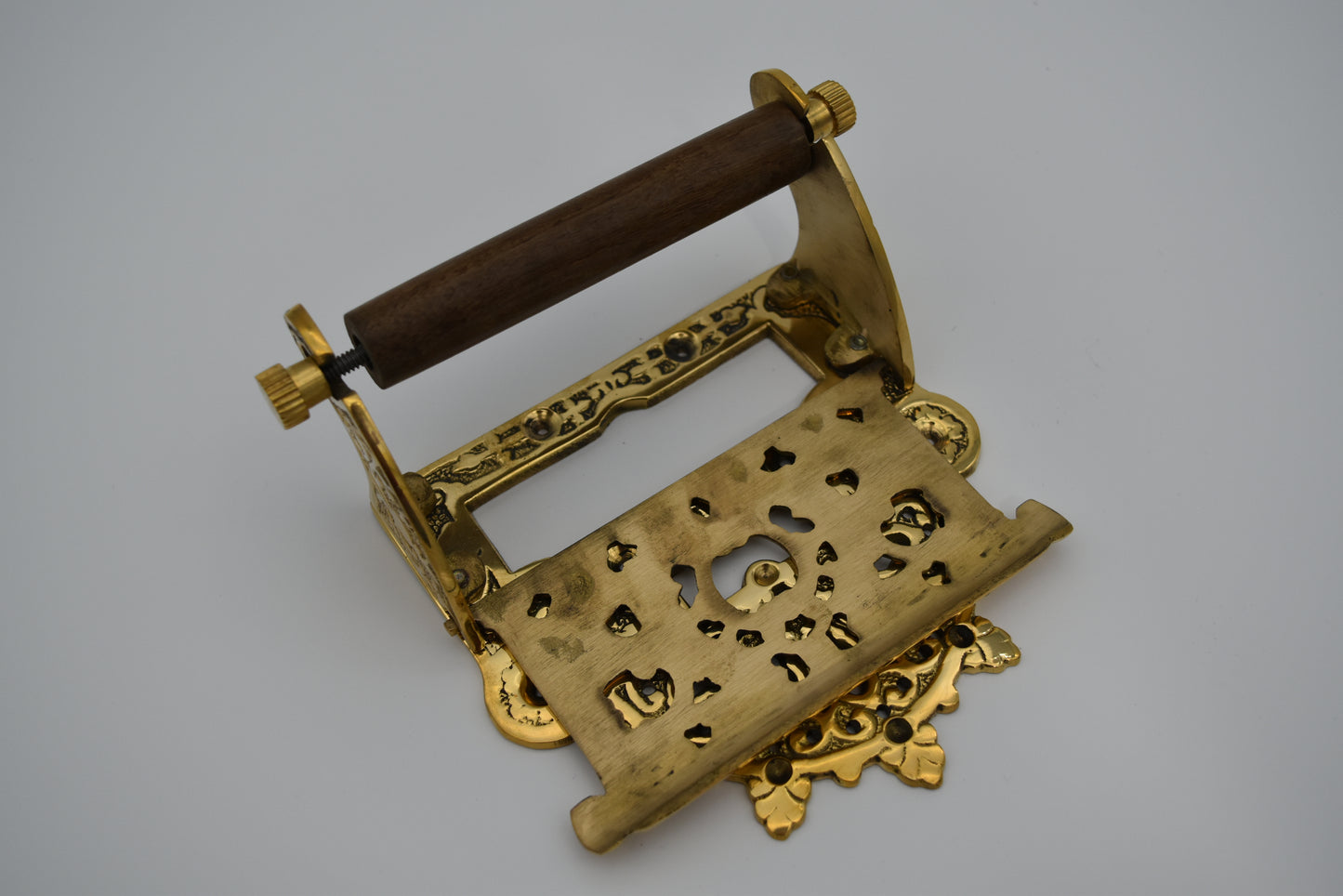 Victorian with Lid Brass - Toilet Paper Holder