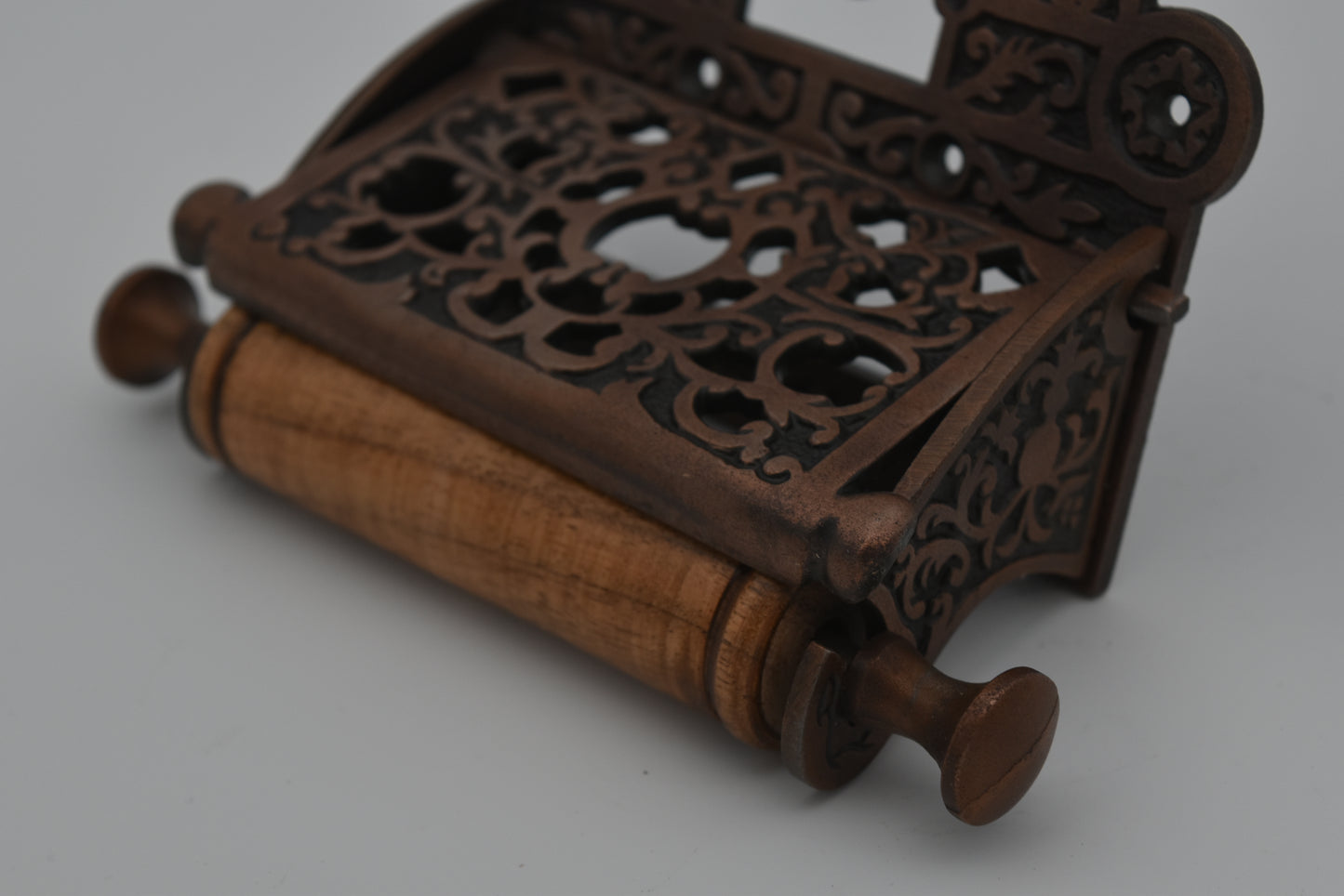 Victorian with Lid Antique Copper - Toilet Paper Holder