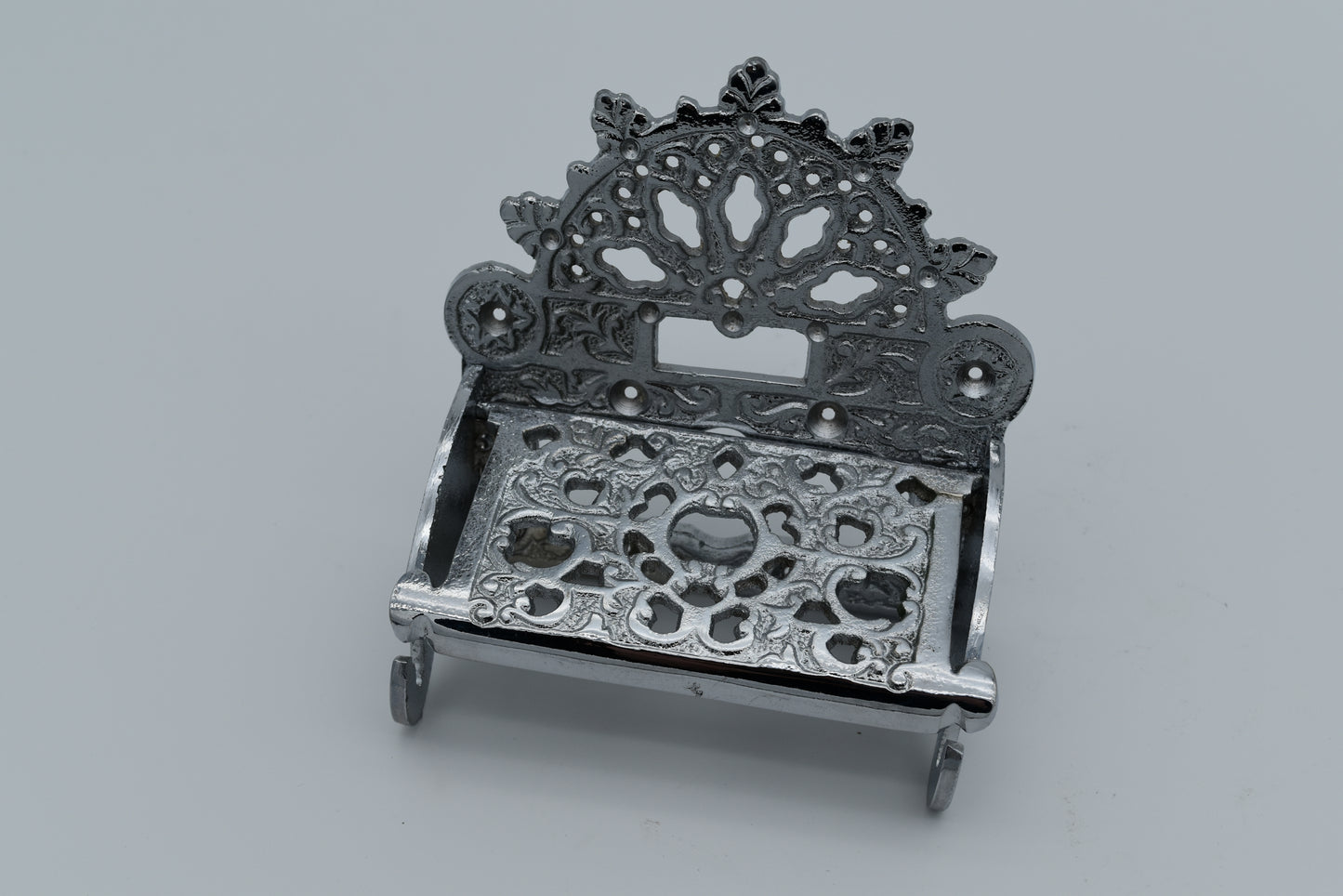 Victorian Chrome with Lid - Toilet Paper Holder