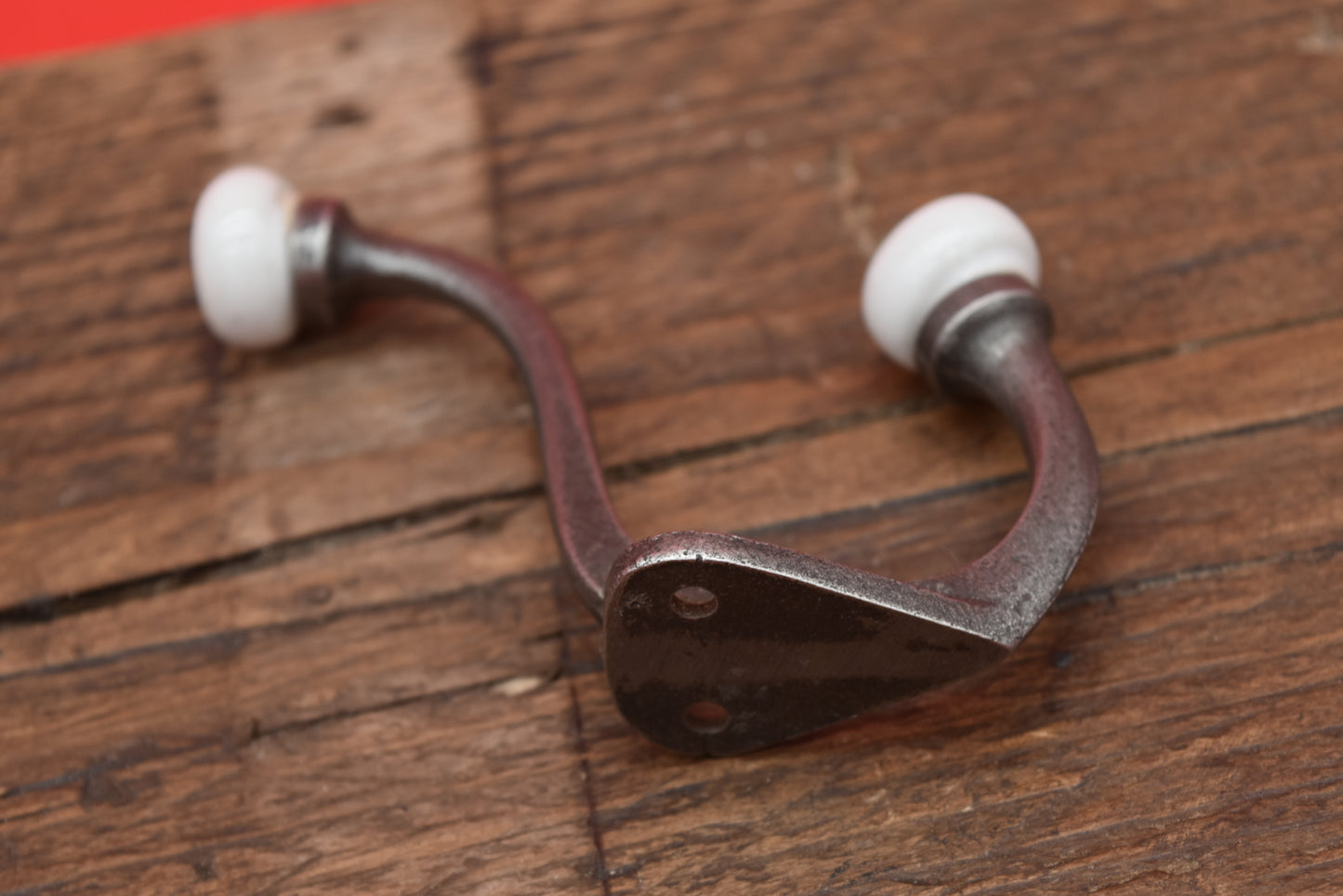 Padstow Ceramic Tipped Hook White