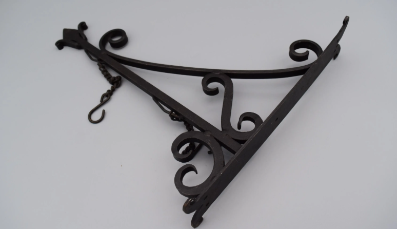Pub Style Hanging Bracket with chains