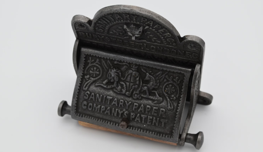 Bury St London Vintage Toilet Paper Holder cast iron with Antique Iron finish