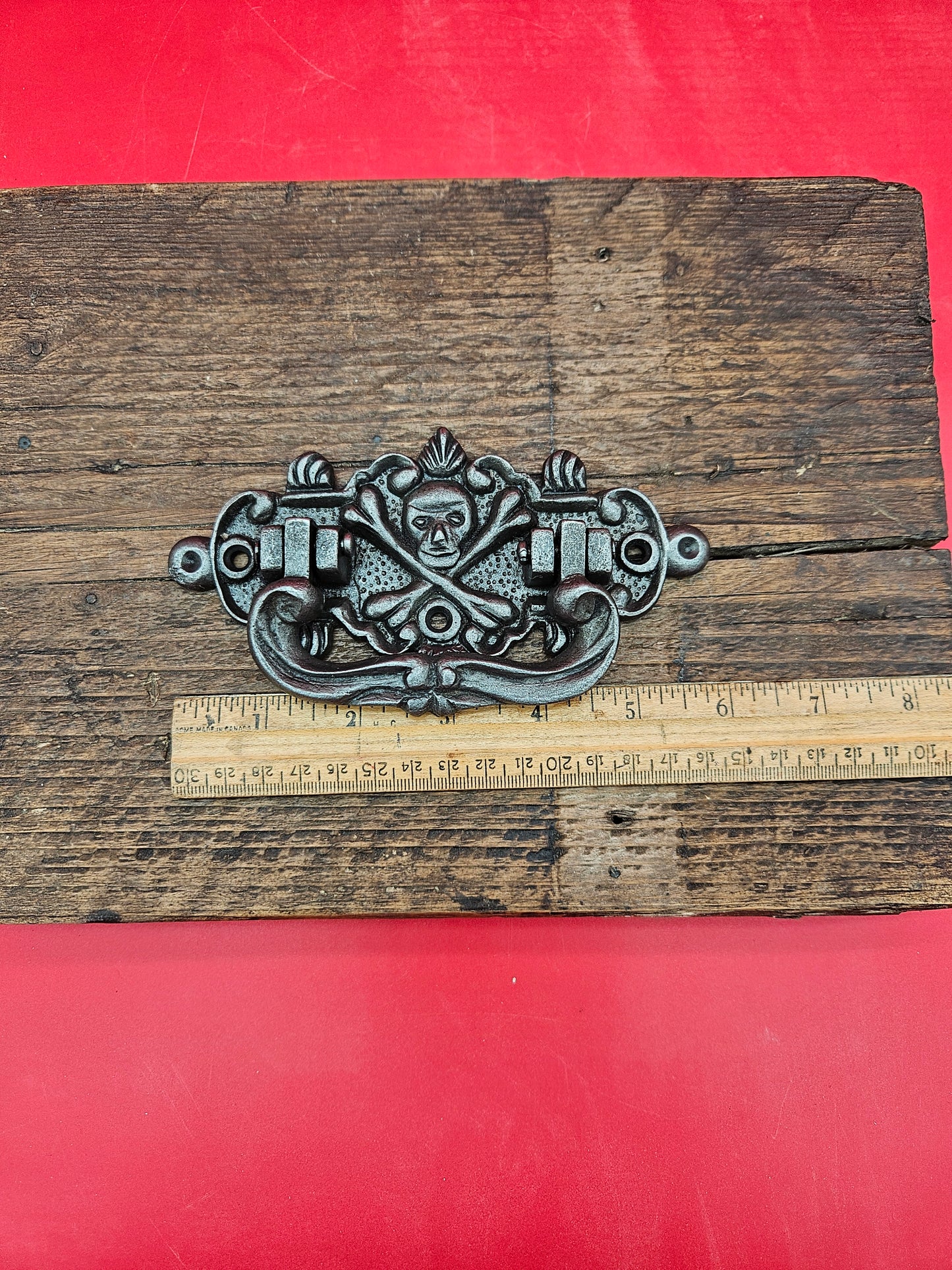 Skull and Bones Lifting Handle