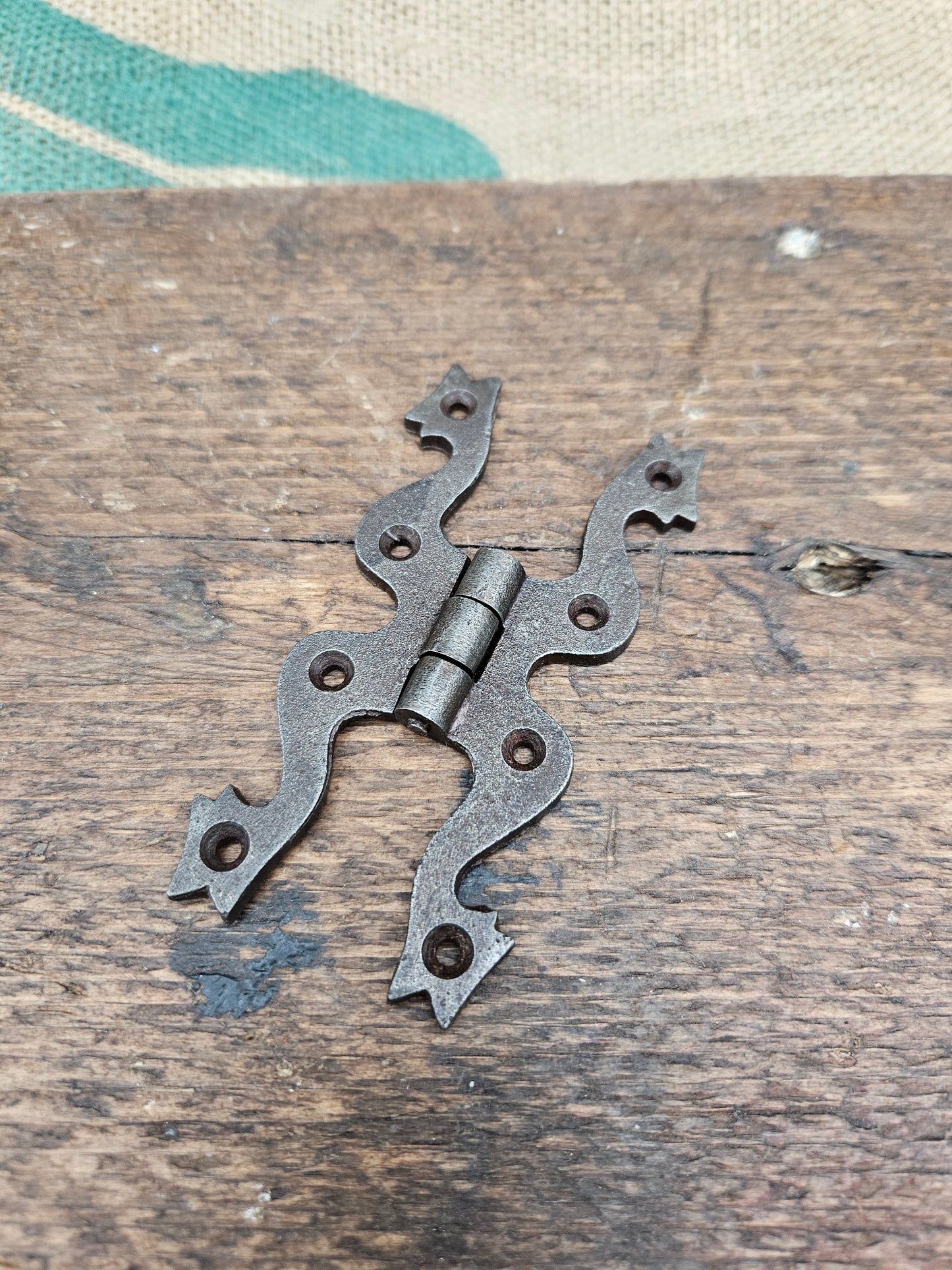 Snake Head Hinge - 4" Antique Iron