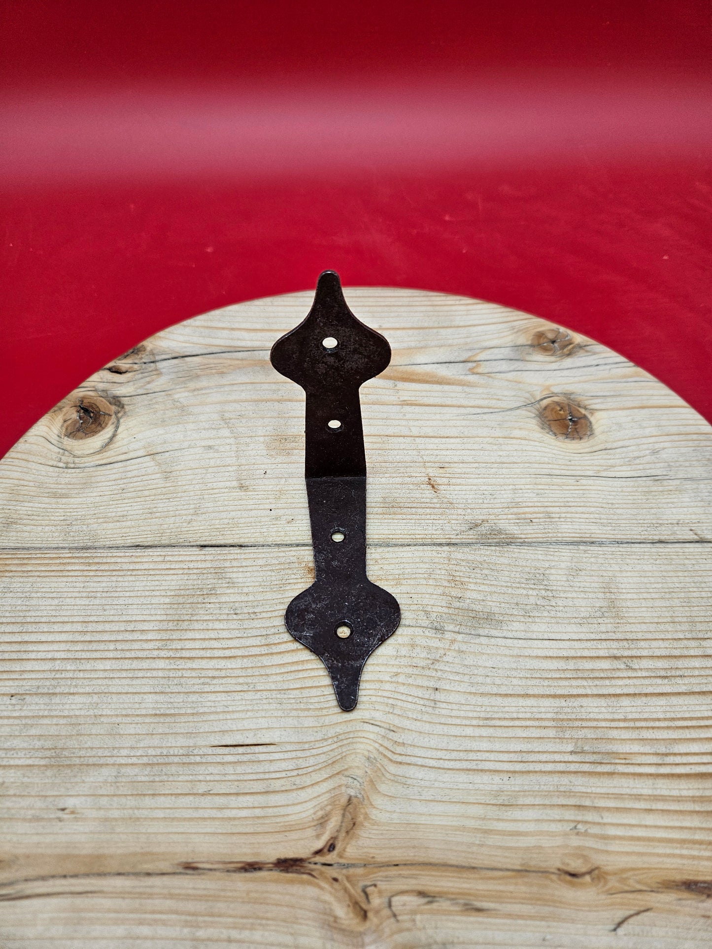 Spearhead Corner Strap - 4" x 4" Rusted or Antique Iron Finish