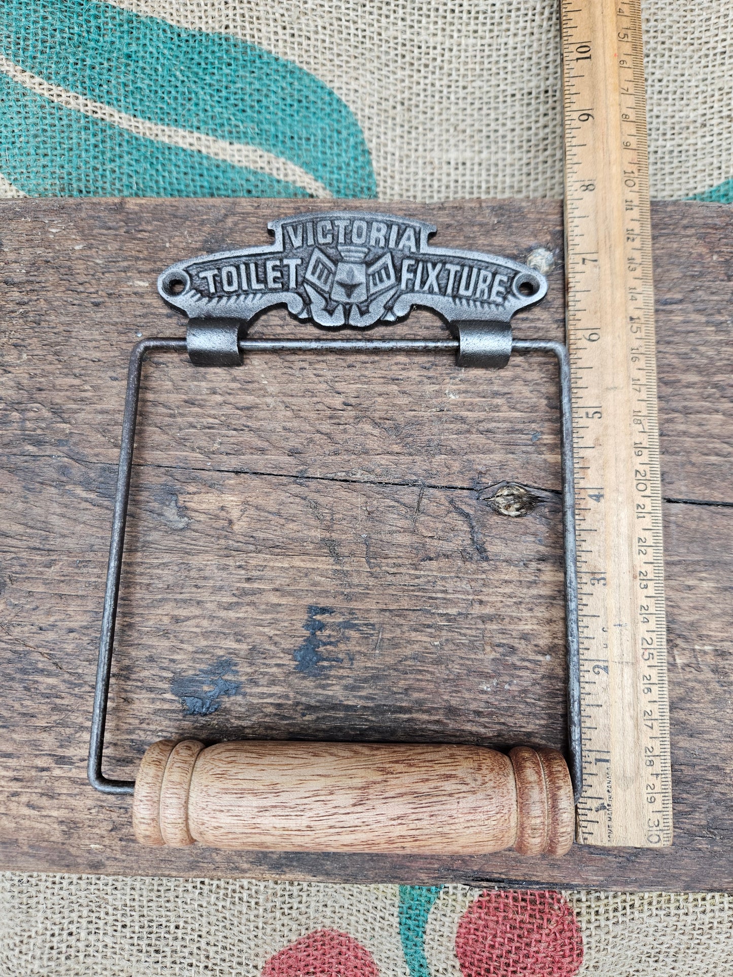 Victoria - Vintage Toilet Paper Holder
