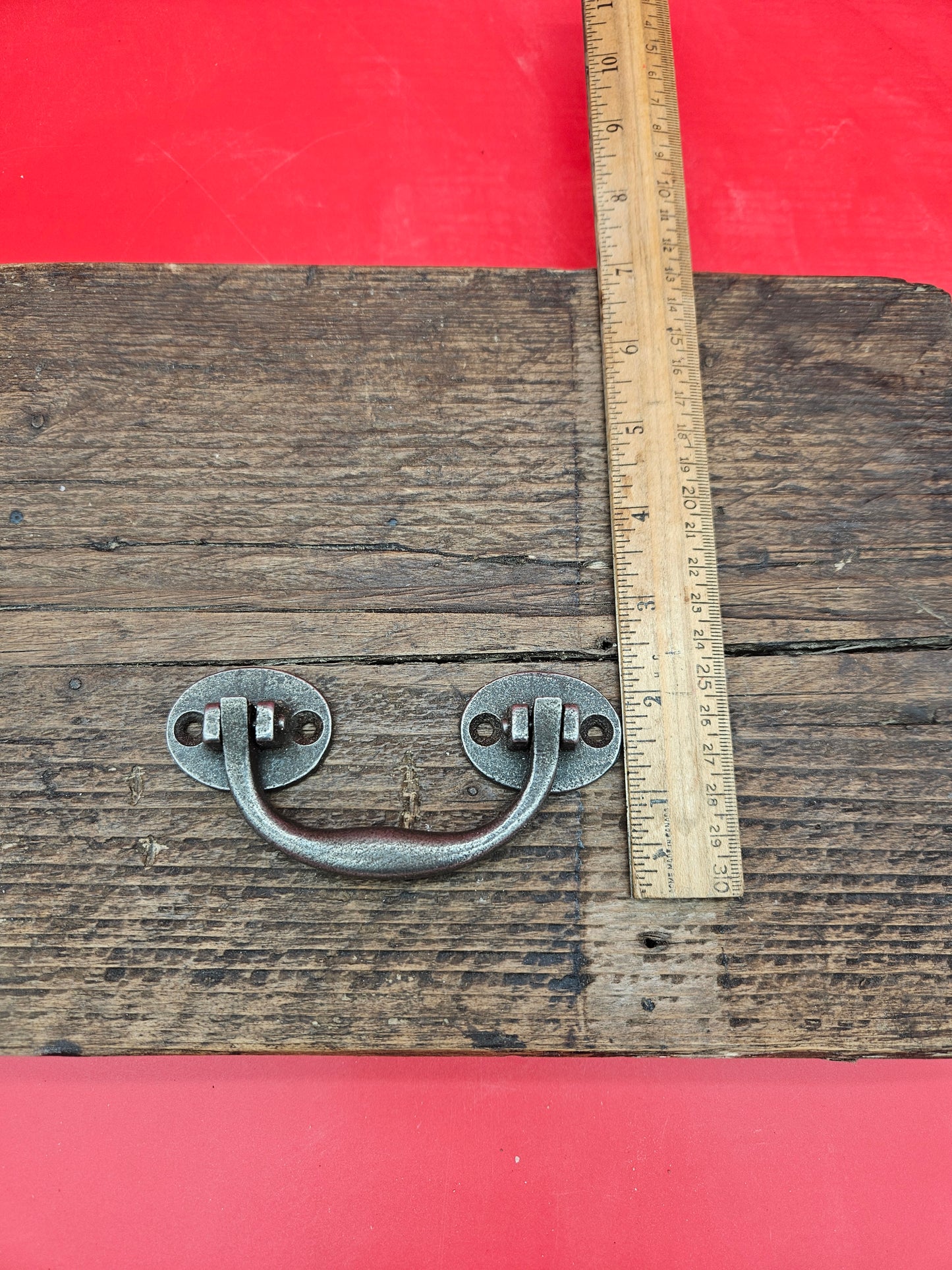 Rivet Style Lifting Handle
