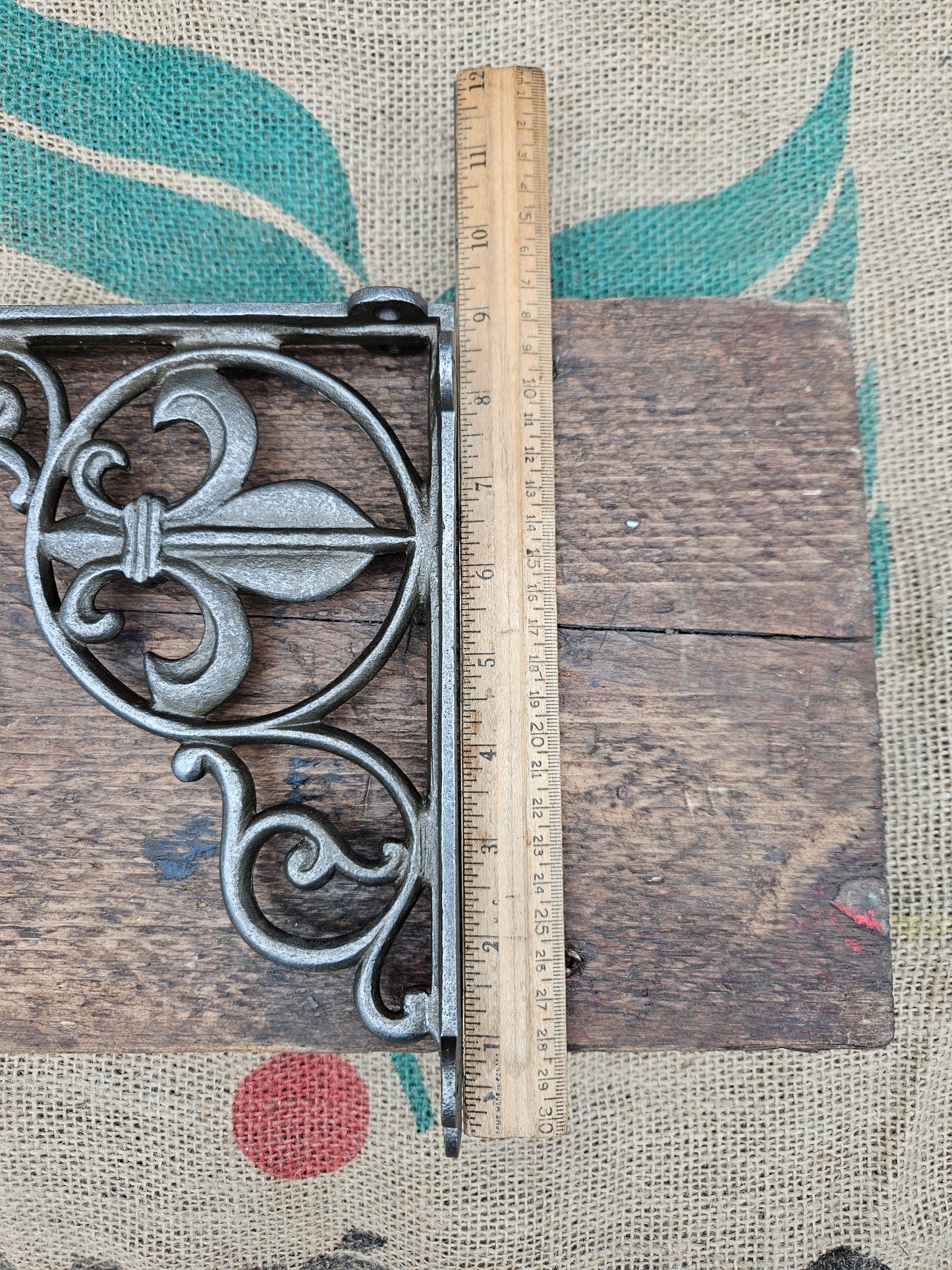 Fleur-De-Lys Bracket 6.5" x 8.5"
