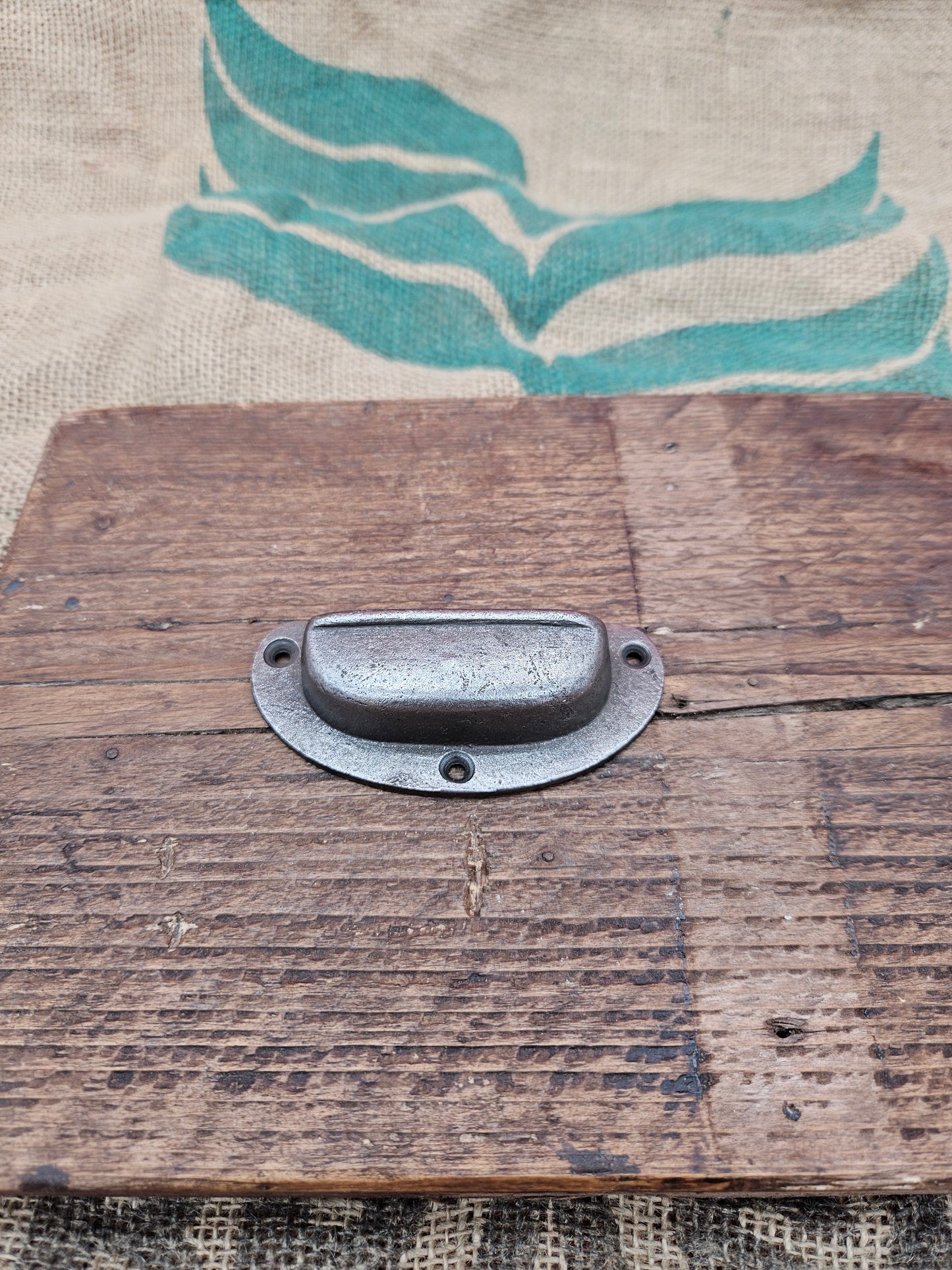 Round Lipped Design Cup Pull Handle