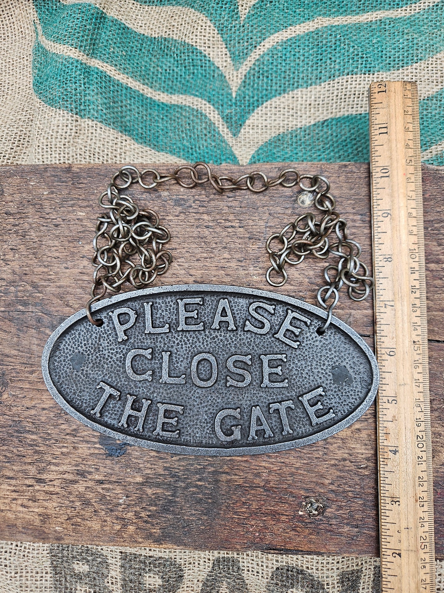 Please Close the Gate - with Chain