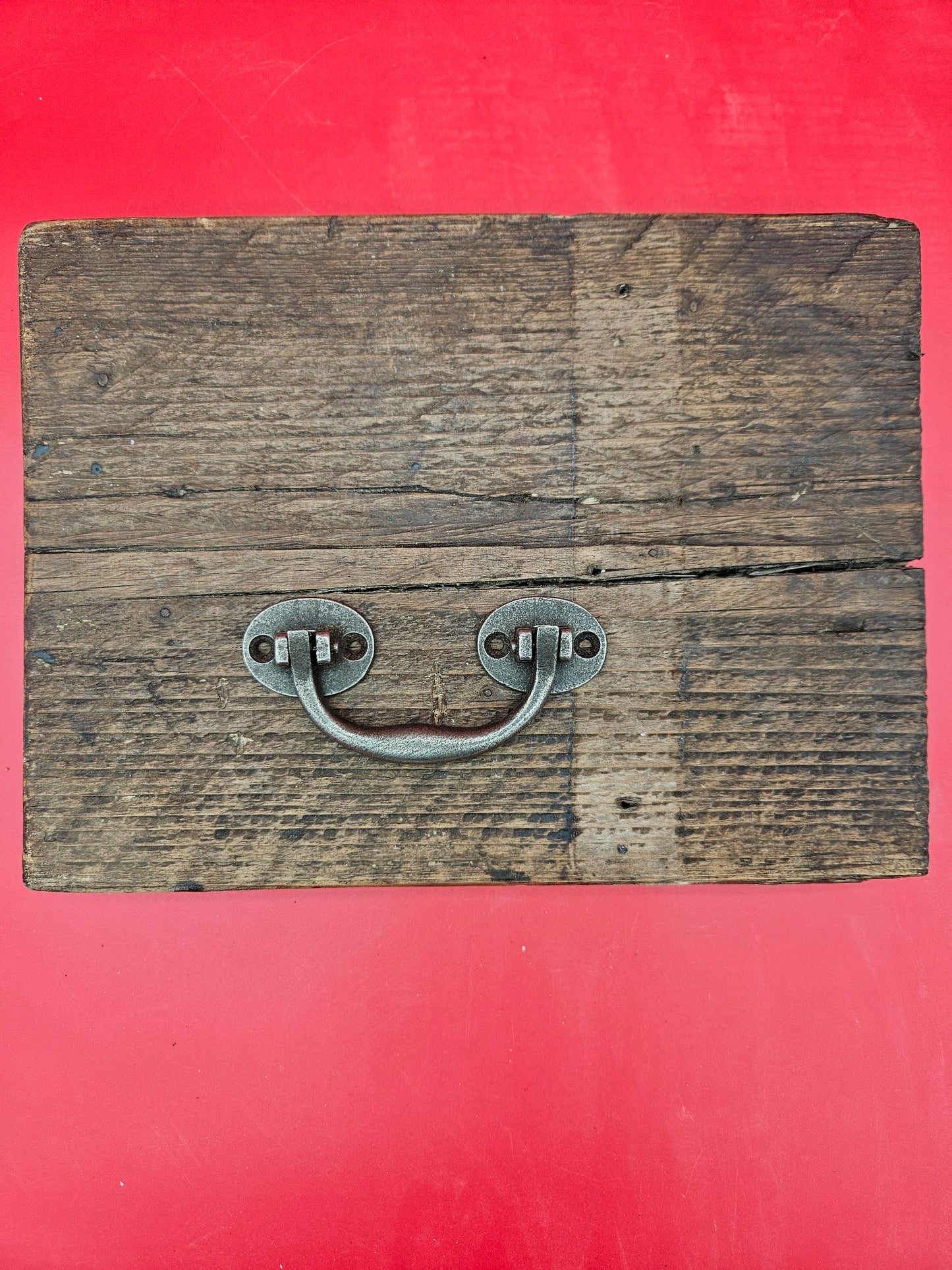 Rivet Style Lifting Handle