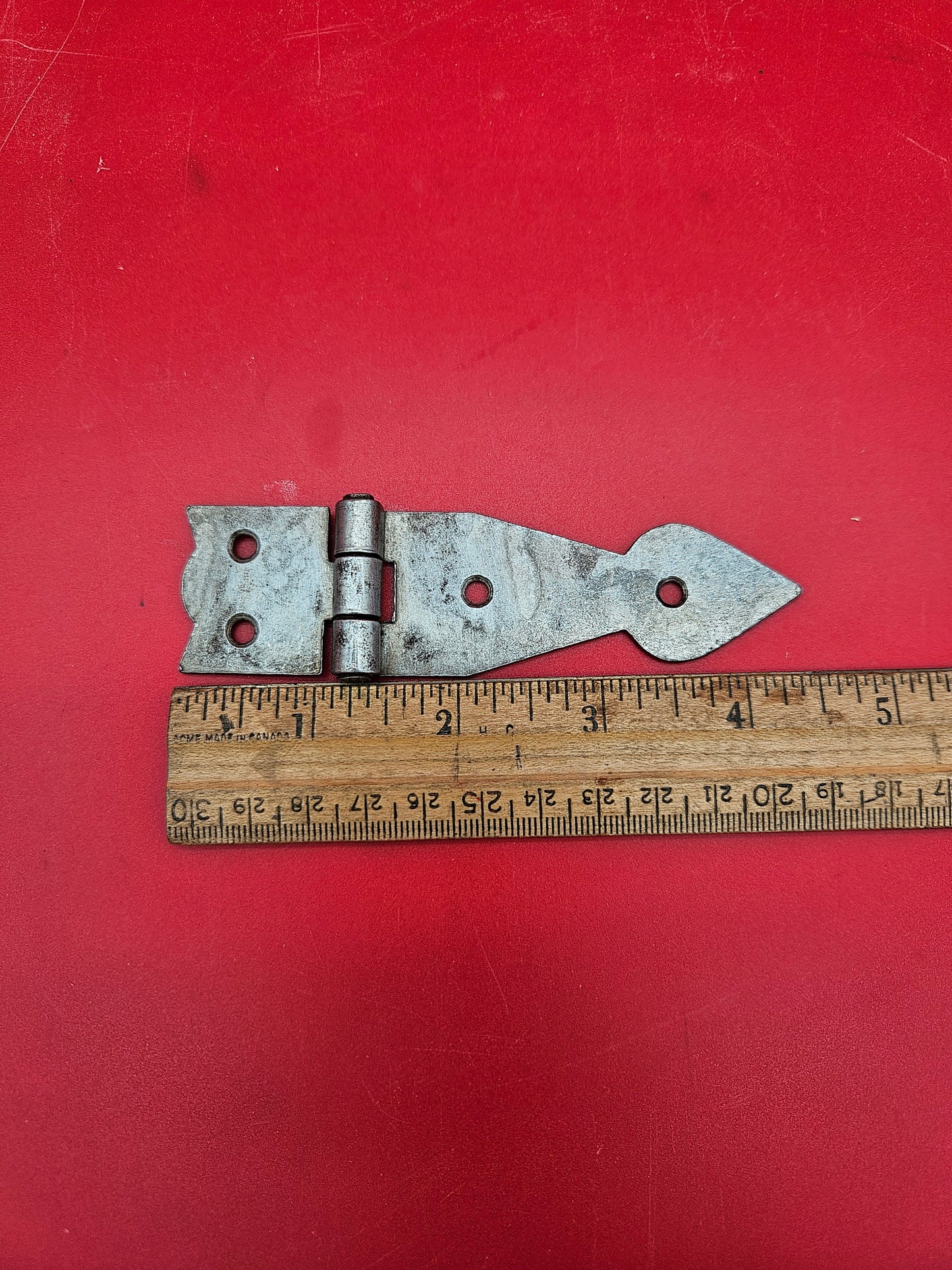 The Arrowhead Hinge 3" - Antique Iron or Rusted finish