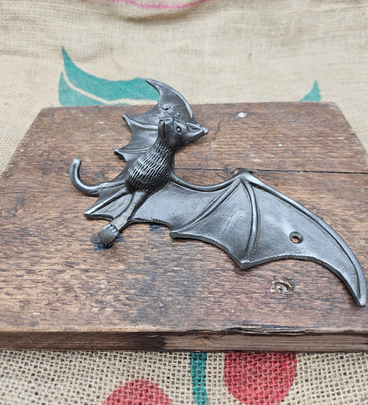 Antique Iron Flying Bat Wall Art – 270mm Wide – Gothic Claw Hook Décor – Halloween & Witchy Home Accent