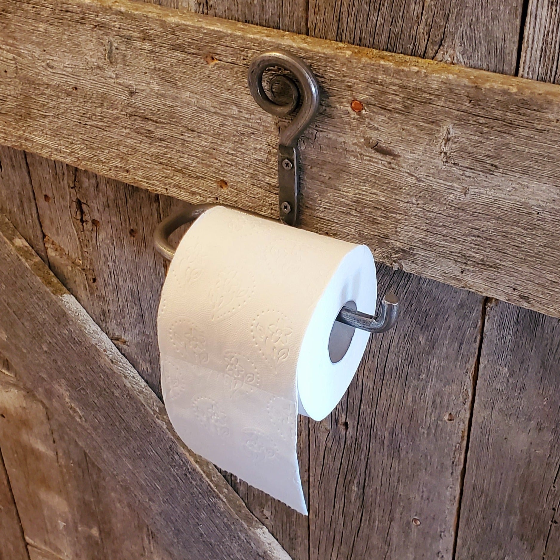 Curly Scroll Top Antique Iron - Toilet Paper Holder - Spearhead Collection - Toilet Paper Holders - Bathroom Decor, Home Decor