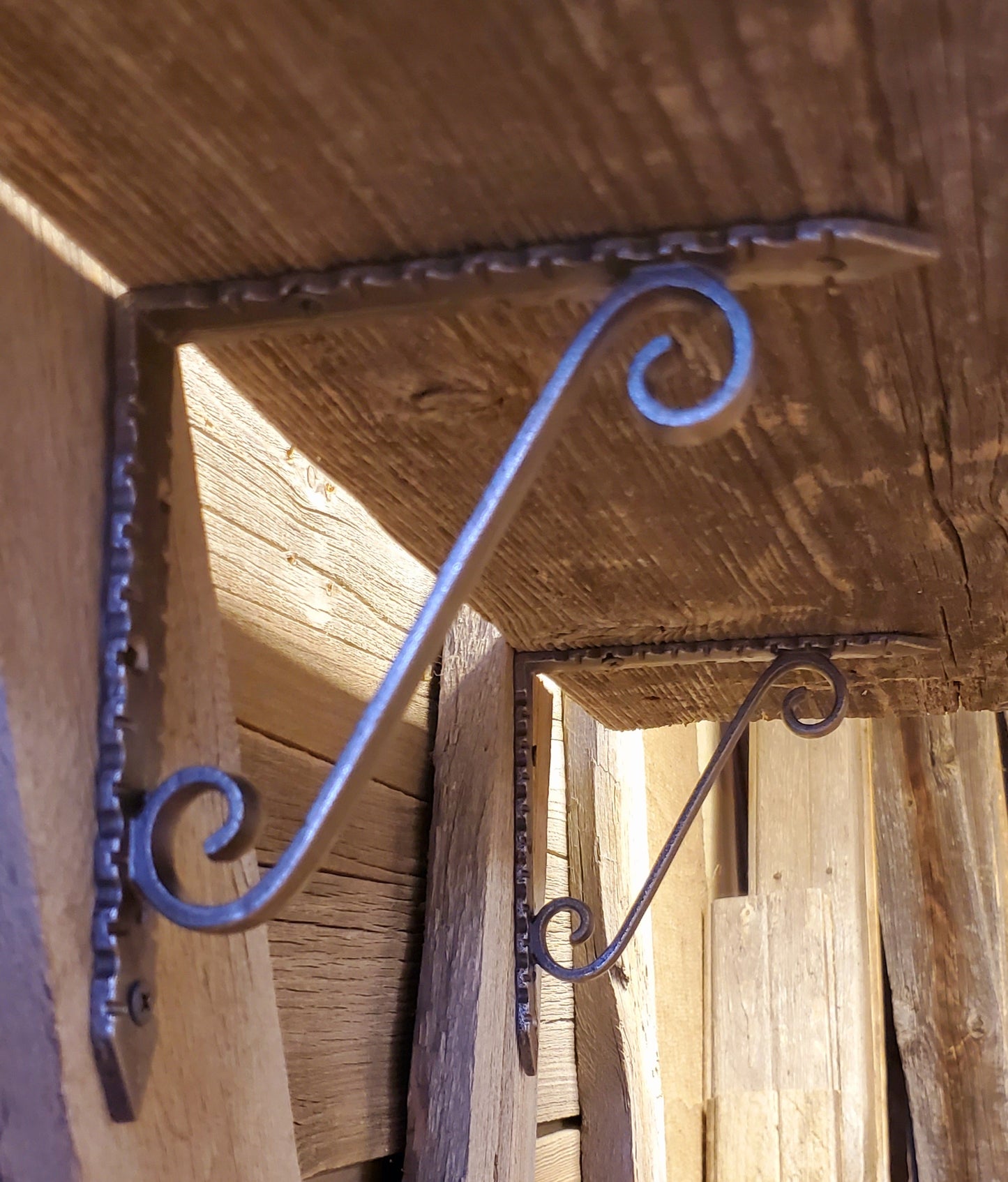 Simple Scroll Bracket - Wrought Antique Iron 6"