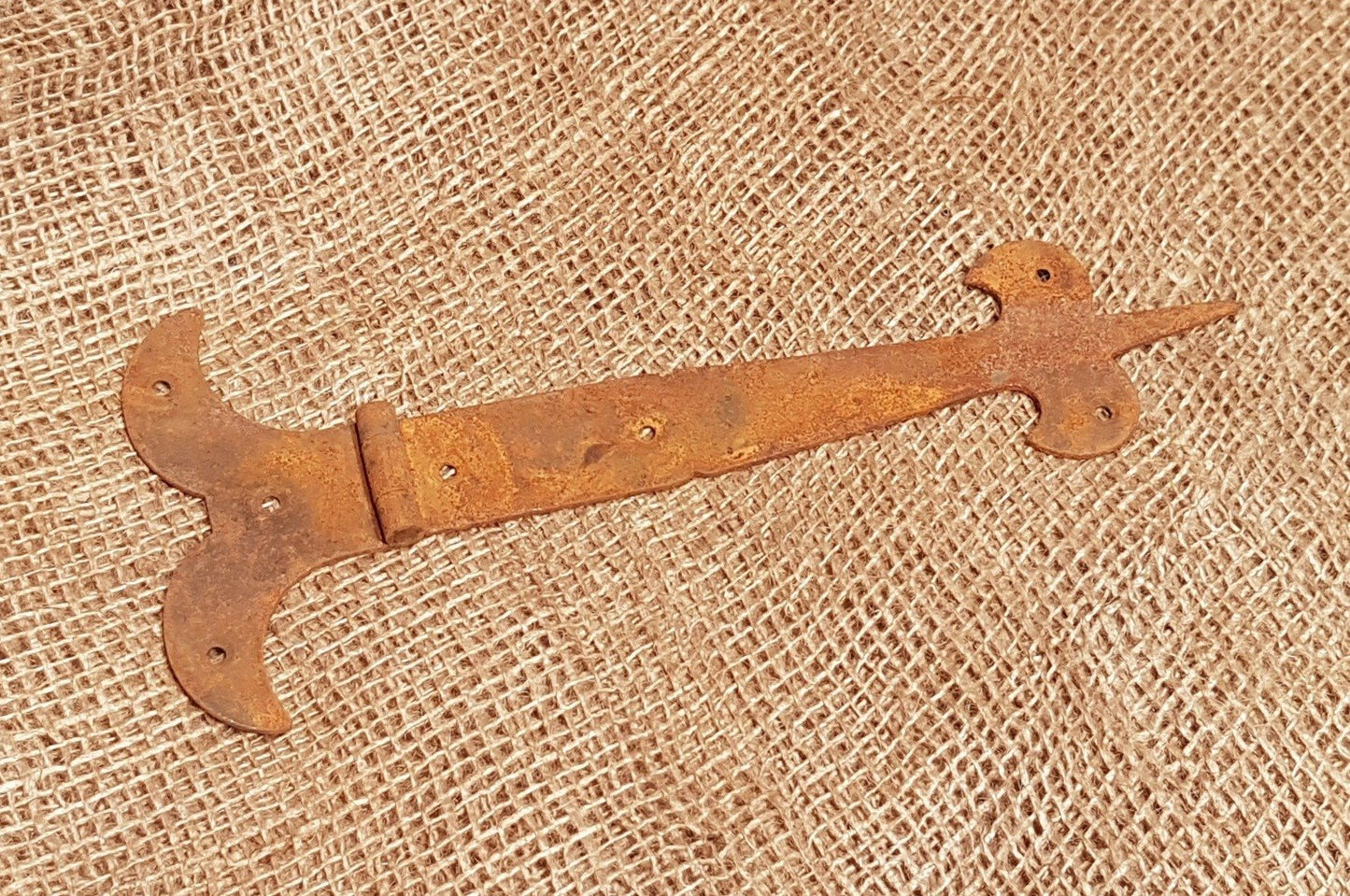 Fleur-De-Lys Hinge - Rusted Finish 4" & 8"